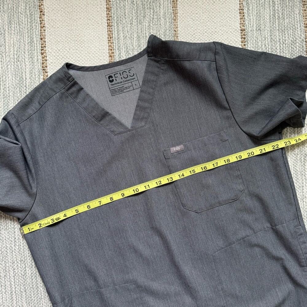 Figs Men’s Chisec Graphite Grey Three-Pocket V-Neck Short Sleeve Scrub Top Large - Picture 5 of 8